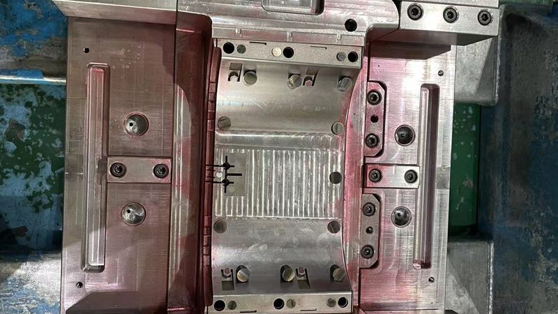 宁波塑胶模具设计制造注意事项：细节决定成败