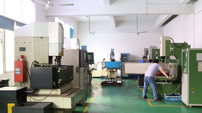 级进模设计规范解析：关键要素与设计要点