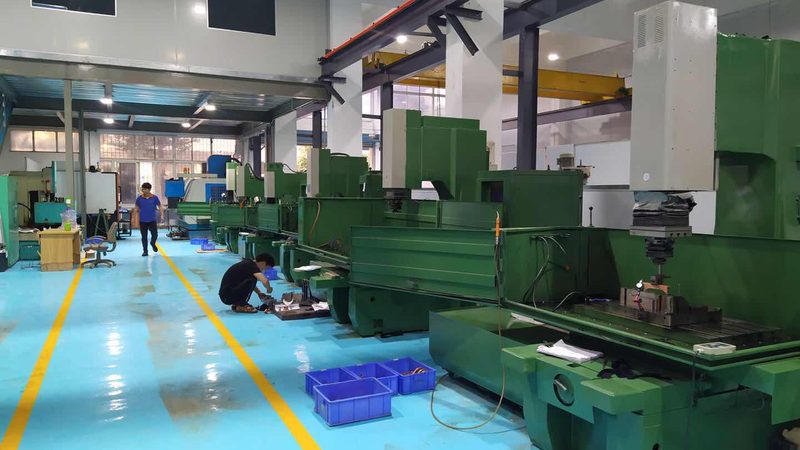 H13模具钢与D2钢：性能对比与选型考量