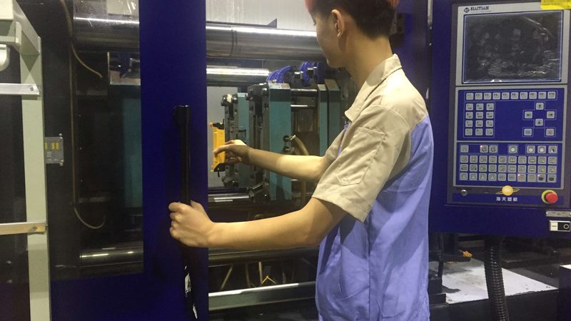 吸塑模具与注塑模具：参数差异解析
